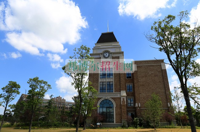 上海外國語大學賢達經濟人文學院網站網址