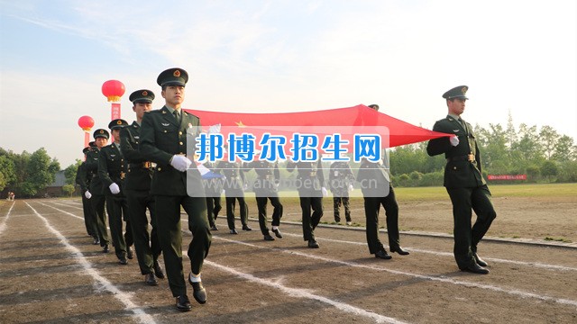 四川愛(ài)華學(xué)院2017年第七屆春季田徑運(yùn)動(dòng)會(huì)盛大開(kāi)幕