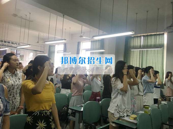 西華師范大學舉辦2017屆畢業(yè)生黨員活動