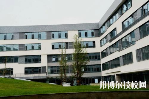 安龍職業(yè)技術學校2020年報名條件、招生要求、招生對象