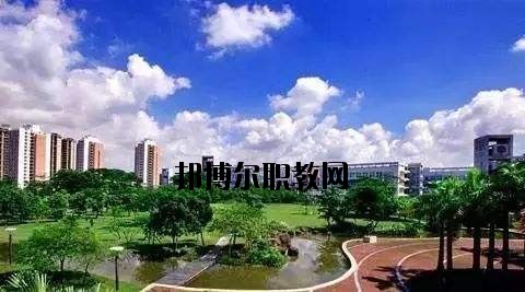 安陸深藍(lán)電子工業(yè)技術(shù)學(xué)校2020年報名條件、招生要求、招生對象