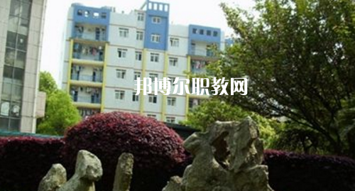 都勻市中等職業(yè)技術(shù)學(xué)校2021年招生辦聯(lián)系電話