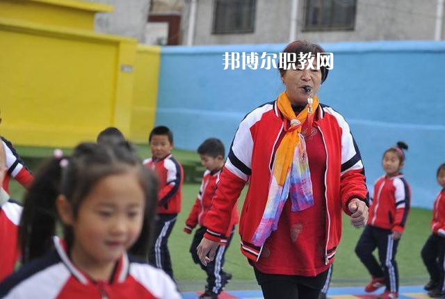 廣西2021年女生上什么幼師學校好